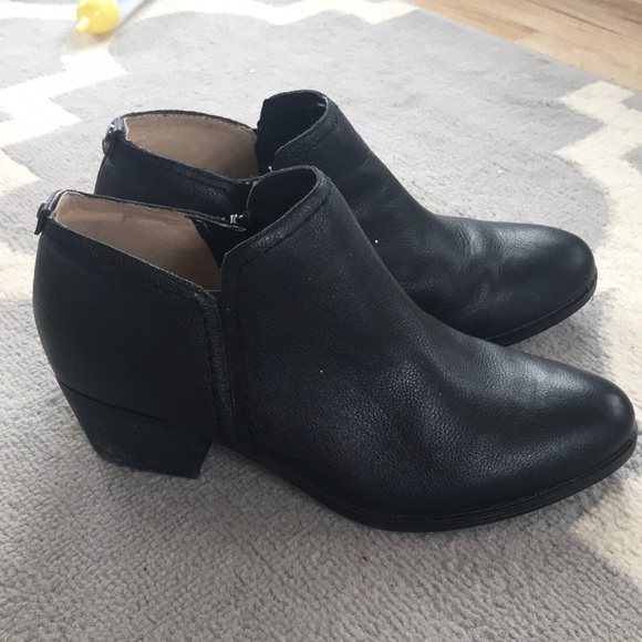naturalizer black booties